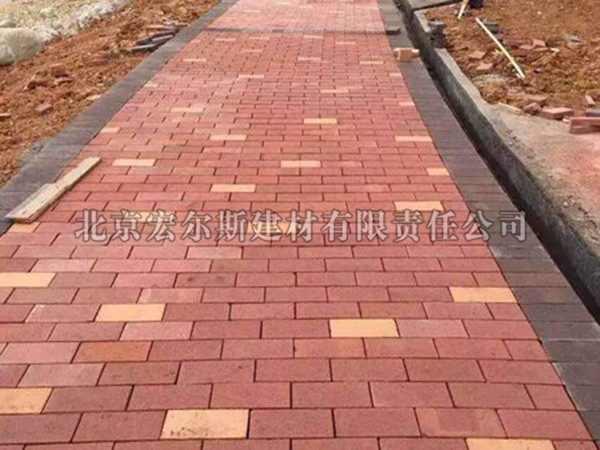 北京海子角公园透水砖施工现场